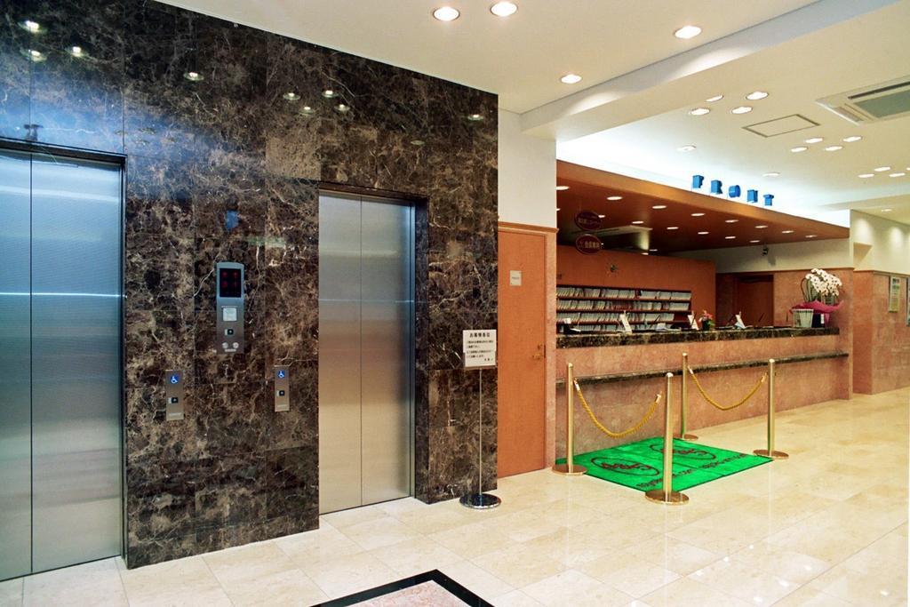 Toyoko Inn Tokyo Monzen-Nakacho Eitaibashi Exterior photo